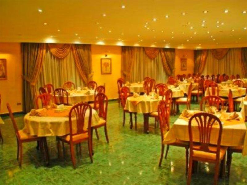 Region Hotel Аман Екстериор снимка